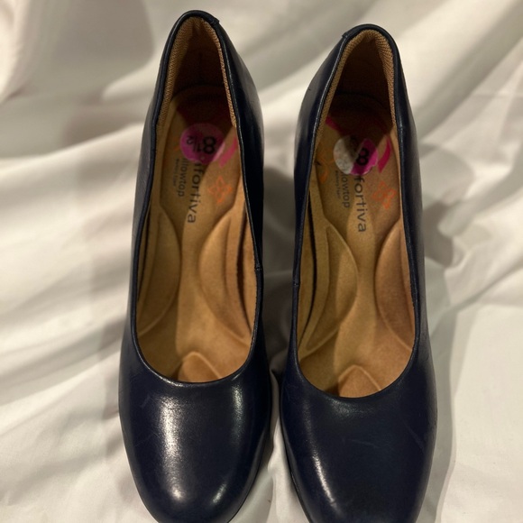 Comfortiva Navy Blue Heels - Picture 1 of 7